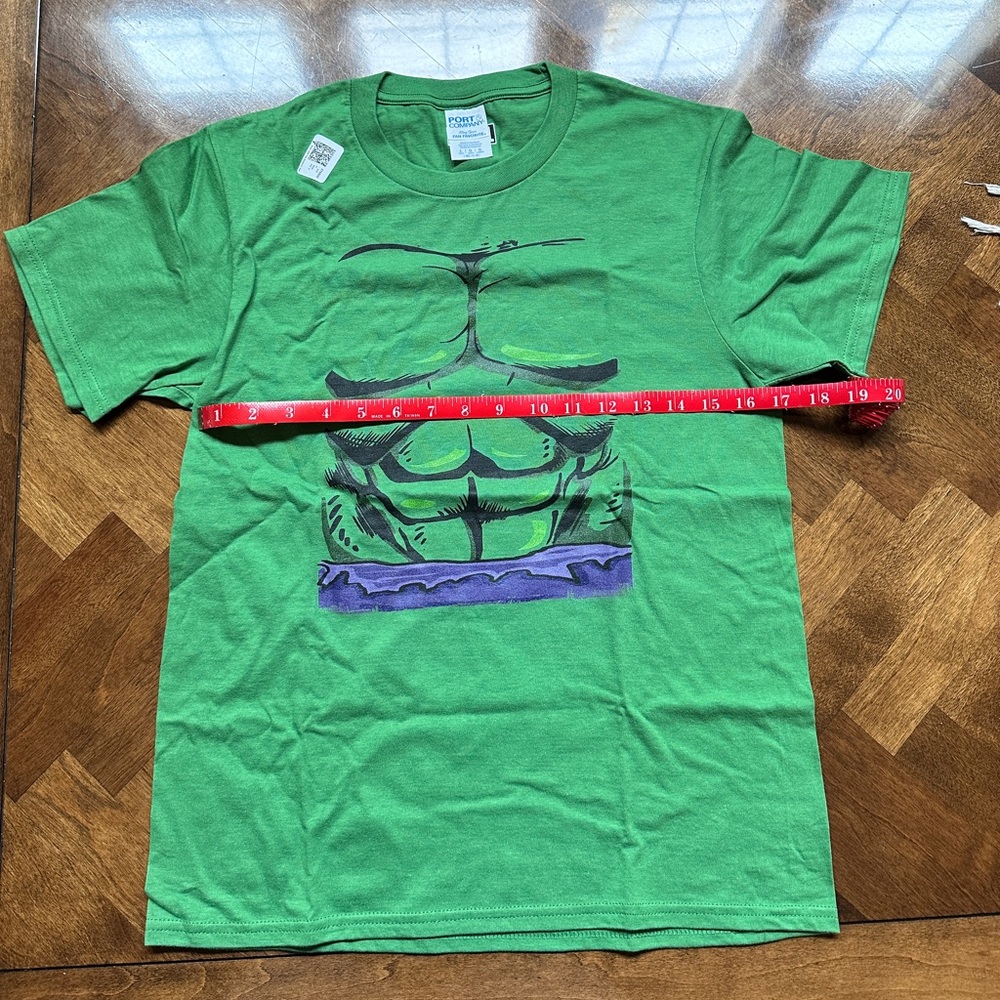 🚨DONATING 8/19🫶NWT Marvel Avengers The Incredible Hulk Tshirt, Kids size 12